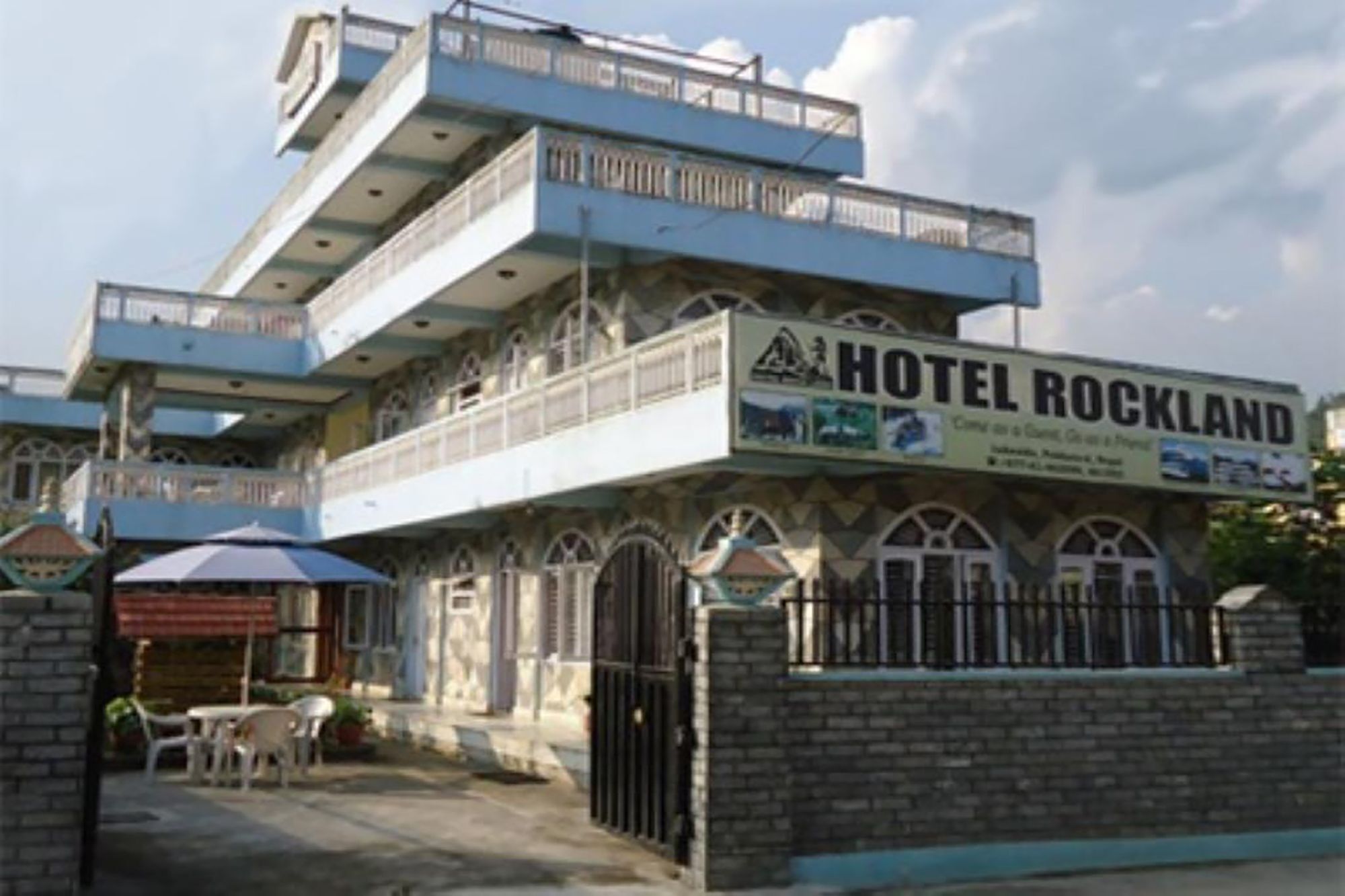 Hotel Rockland Pokhara Esterno foto